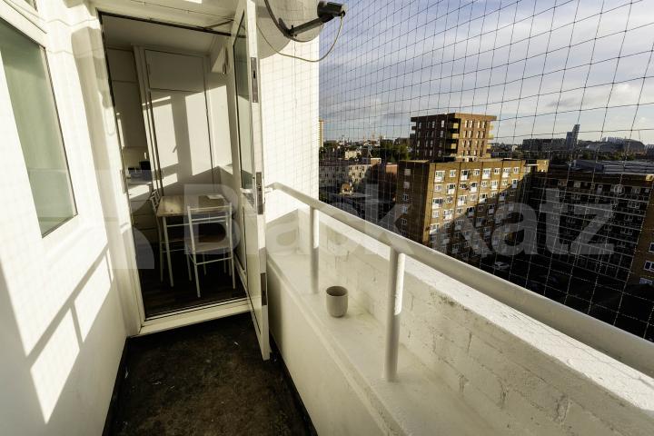 			3 Bedroom, 1 bath, 1 reception Flat			 Robert Street, Camden / Euston